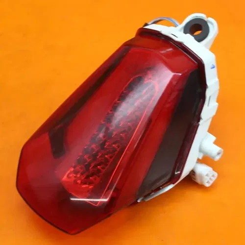 17-23 SUZUKI GSXR1000R OEM REAR TAIL TAILLIGHT BACK BRAKE LIGHT 35710-17KA0