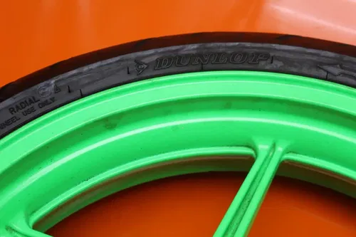 2006 2007 KAWASAKI NINJA ZX10R OEM STRAIGHT FRONT WHEEL RIM W TIRE