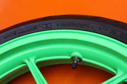 2006 2007 KAWASAKI NINJA ZX10R OEM STRAIGHT FRONT WHEEL RIM W TIRE