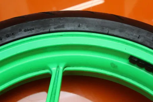 2006 2007 KAWASAKI NINJA ZX10R OEM STRAIGHT FRONT WHEEL RIM W TIRE