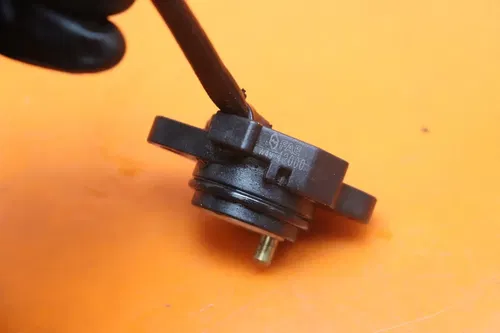 2013-2017 TRIUMPH DAYTONA 675 OEM ENGINE MOTOR GEAR POSTION SENSOR