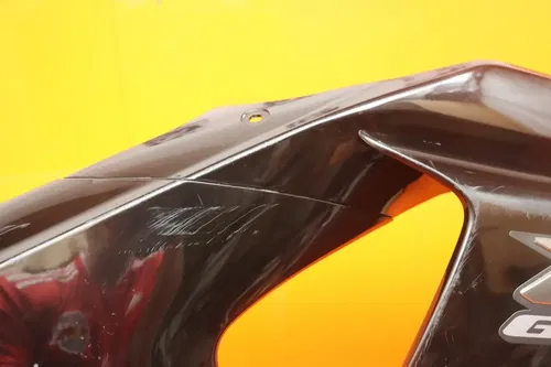 09-15 SUZUKI GSXR 1000 OEM RIGHT MID UPPER SIDE FAIRING COWL PLASTIC *NO CRACKS*