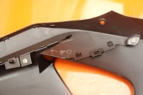 09-15 SUZUKI GSXR 1000 OEM RIGHT MID UPPER SIDE FAIRING COWL PLASTIC *NO CRACKS*