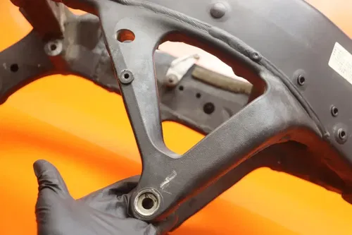06-07 YAMAHA YZF R6 OEM STRAIGHT FRAME CHASSIS RACE/STUNT ONLY