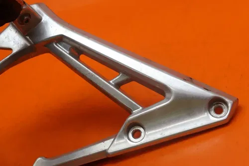 2001-2005 YAMAHA FZ1 OEM REAR BACK PASSENGER PEG SET PAIR
