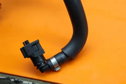 22-23 YAMAHA YZF R7 OEM FUEL HOSE GAS LINE TUBE PIPE