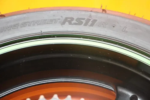 18-24 KAWASAKI NINJA ZX10R BRIDGESTONE OEM STRAIGHT REAR WHEEL BACK RIM W TIRE