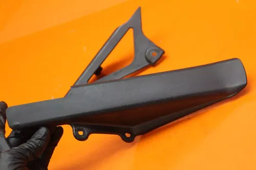 2004 2005 KAWASAKI NINJA ZX10R OEM REAR BACK DRIVE CHAIN GUARD COVER SHIELD