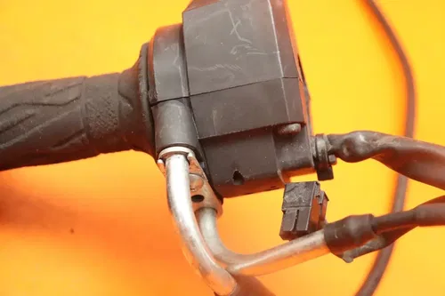 2013 12-16 SUZUKI GSXR 1000 GSXR1000 RIGHT SWITCH THROTTLE CONTROL CABLE GRIP