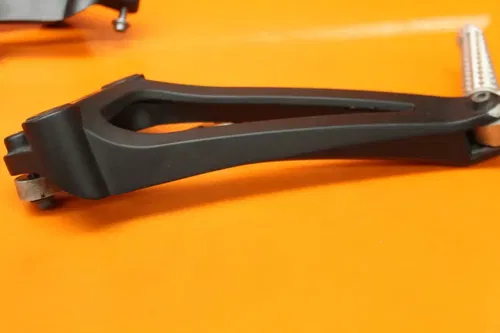 2009 YAMAHA YZF R1 OEM REAR BACK PASSENGER PEG SET PAIR