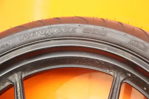 2007-2008 KAWASAKI NINJA ZX6R OEM STRAIGHT FRONT WHEEL RIM W TIRE