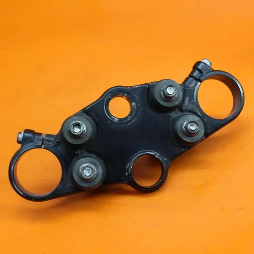 99-07 SUZUKI GSXR1300R BUSA OEM FORKS UPPER TRIPLE TREE CLAMP 51311-24F00