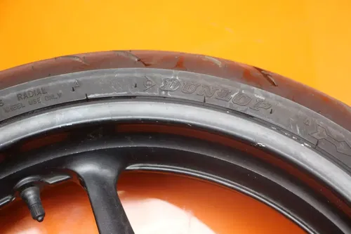 2004-2008 YAMAHA YZF R1 STRAIGHT FRONT WHEEL RIM W TIRE 5VY-25168-00-98
