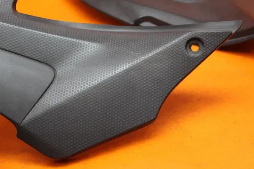 15-16 YAMAHA YZF R3 OEM RIGHT LEFT GAS FUEL TANK PANELS COVERS TRIM SET COWLS