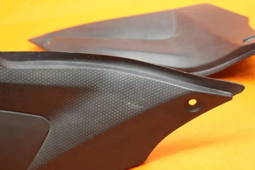 15-16 YAMAHA YZF R3 OEM RIGHT LEFT GAS FUEL TANK PANELS COVERS TRIM SET COWLS