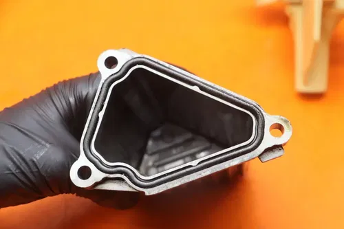 2004-2005 KAWASAKI NINJA ZX10R OEM ENGINE MOTOR BOTTOM OIL PAN COVER