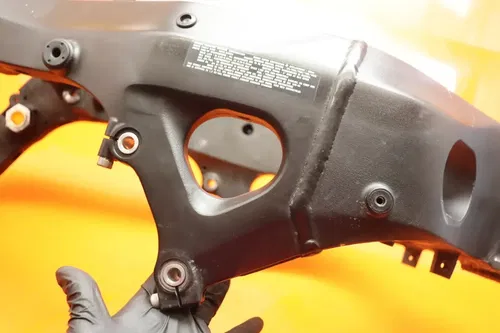 2007-2008 SUZUKI GSXR 1000 OEM STRAIGHT FRAME CHASSIS C
