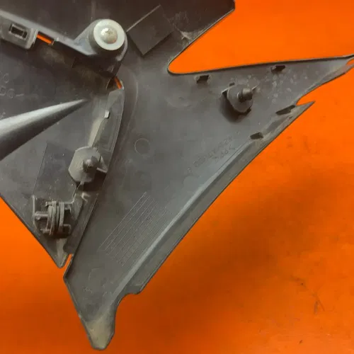 12-15 SUZUKI GSXR 1000 OEM RIGHT GAS TANK FUEL CELL PANEL COVER TRIM COWL