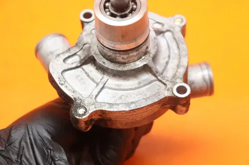99-07 SUZUKI HAYABUSA OEM ENGINE WATER COOLANT PUMP