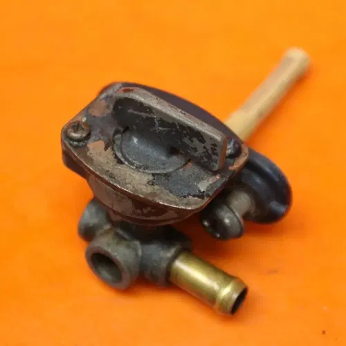1998 2001 YAMAHA YZF R1 OEM FUEL GAS TANK PETCOCK SHUT ON OFF VALVE