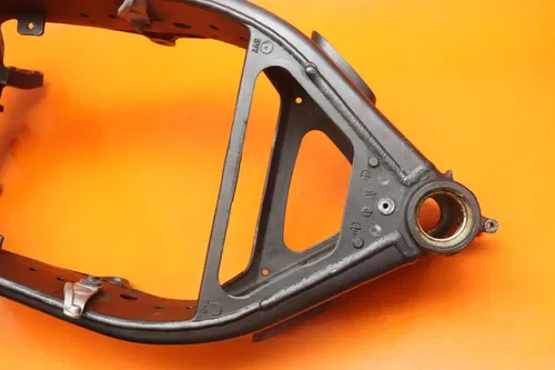 2004-2006 YAMAHA YZF R1 OEM STRAIGHT FRAME CHASSIS C