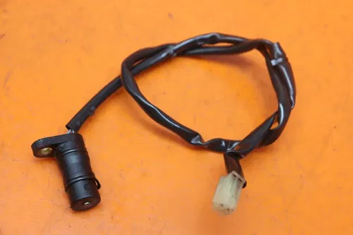 2004-2008 YAMAHA YZF R1 OEM CRANKSHAFT POSTION PICK UP SENSOR