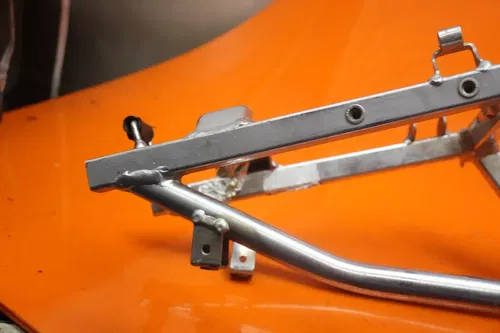 2001 2002 SUZUKI GSXR 1000 OEM CHROME STRAIGHT REAR SUBFRAME BACK SUB FRAME