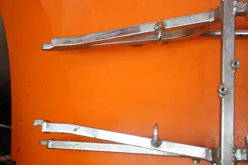 2001 2002 SUZUKI GSXR 1000 OEM CHROME STRAIGHT REAR SUBFRAME BACK SUB FRAME