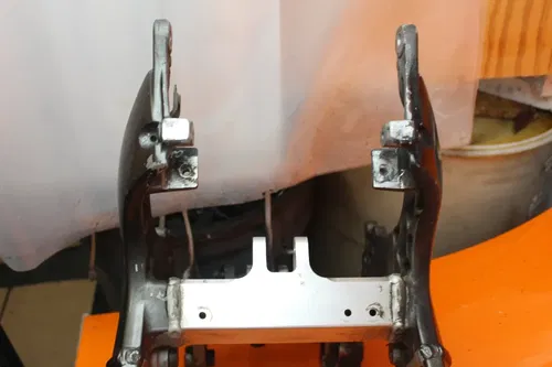 04-07 SUZUKI GSXR1300R BUSA STRAIGHT FRAME CHASSIS C 386-334-6729 4 DETAILS