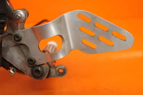 03-05 YAMAHA YZF R6 06-09 R6S OEM RIGHT REARSET DRIVER FOOT PEG REST STOP