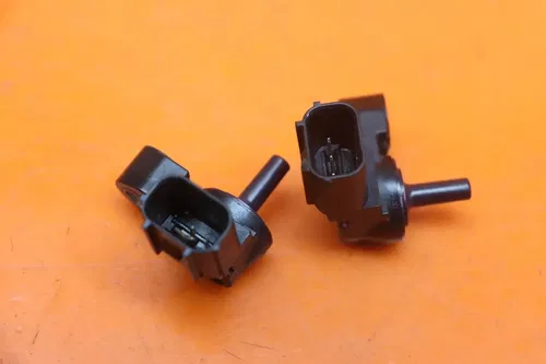 2013-2017 TRIUMPH DAYTONA 675 OEM MAP MASS AIR FLOW PRESSURE SENSOR SET