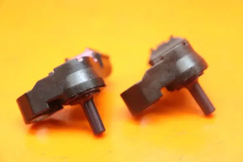 2013-2017 TRIUMPH DAYTONA 675 OEM MAP MASS AIR FLOW PRESSURE SENSOR SET