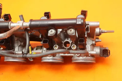 2009-2011 SUZUKI GSXR 1000 OEM MAIN FUEL INJECTORS / THROTTLE BODIES