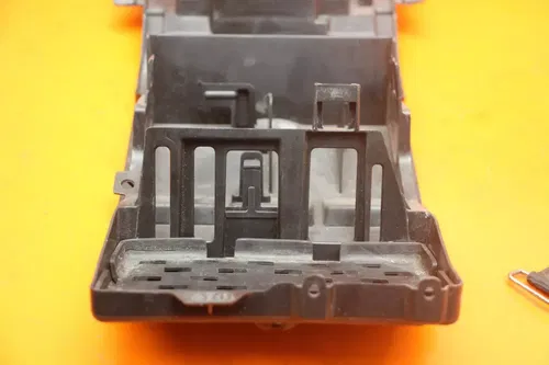 11-21 SUZUKI GSXR 600 750 OEM REAR BACK TAIL UNDERTAIL BATTERY TRAY PLASTIC