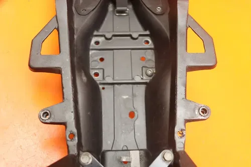 04-06 YAMAHA YZF R1 OEM STRAIGHT REAR SUBFRAME BACK SUB FRAME