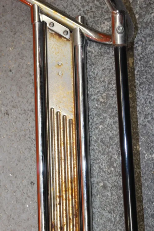 2005 HARLEY-DAVIDSON ELECTRA GLIDE FLHTI REAR BACK LUGGAGE RACK CARRIER