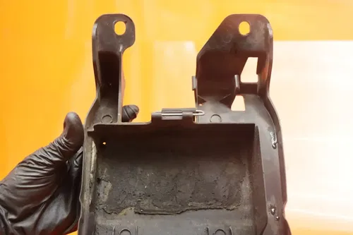 09-12 KAWASAKI NINJA ZX6R OEM REAR BACK TAIL UNDERTAIL BATTERY TRAY PLASTIC