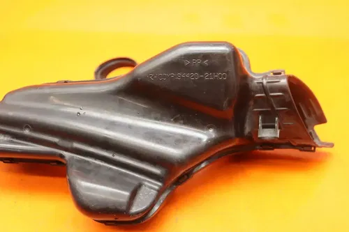 2007-2008 SUZUKI GSXR 1000 OEM RIGHT LEFT AIR INTAKE DUCTS