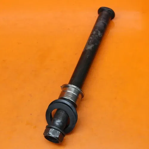 03-05 YAMAHA YZF R6 OEM REAR AXLE BACK WHEEL RIM PIVOT BOLT AXEL