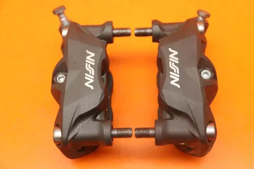 2013-2017 TRIUMPH DAYTONA 675 OEM RIGHT LEFT FRONT BRAKE CALIPER SET CALIPERS