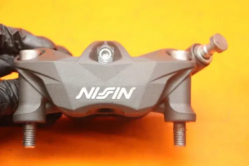 2013-2017 TRIUMPH DAYTONA 675 OEM RIGHT LEFT FRONT BRAKE CALIPER SET CALIPERS