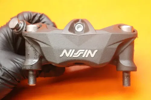 2013-2017 TRIUMPH DAYTONA 675 OEM RIGHT LEFT FRONT BRAKE CALIPER SET CALIPERS
