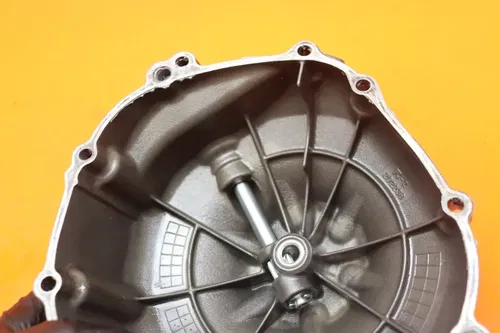 2017-2020 YAMAHA YZF R6 OEM CLUTCH SIDE ENGINE MOTOR COVER