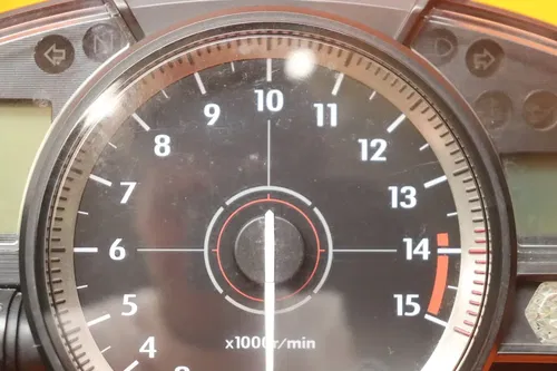 2007-2008 YAMAHA YZF R1 OEM SPEEDO TACH GAUGES DISPLAY CLUSTER SPEEDOMETER