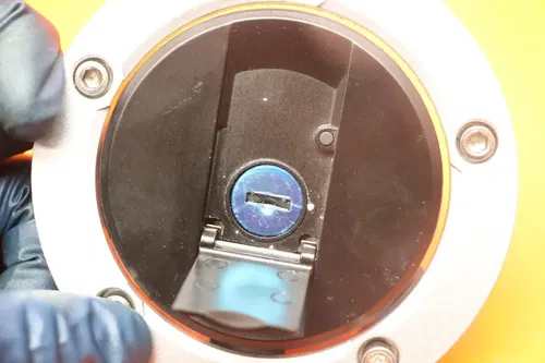 2007 SUZUKI SV1000S AFTERMARKET FUEL TANK GAS CAP AND SEAT LOCK