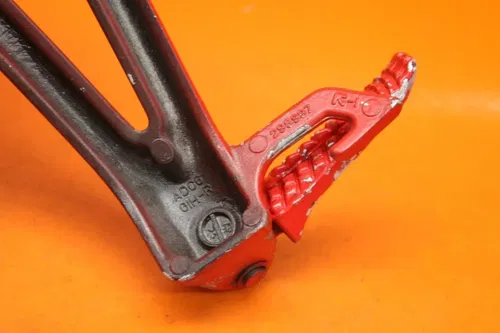 06-07 SUZUKI GSXR 600 750 OEM RIGHT REAR BACK PASSENGER PEG