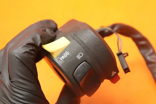 08-09 SUZUKI GSXR 600 750 OEM LEFT CLIP ON HANDLE HORN SIGNALS SWITCH SWITCHES