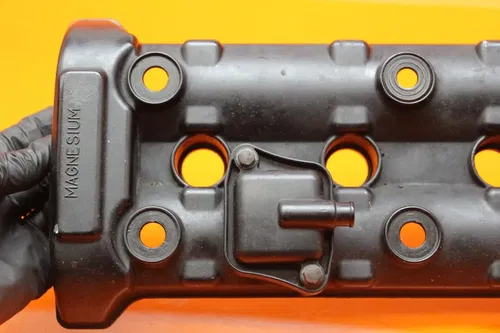 2001-2006 SUZUKI GSXR1000 OEM ENGINE TOP END CYLINDER HEAD COVER 11171-35F00
