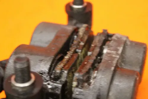 09-15 YAMAHA YZF R6 OEM RIGHT LEFT FRONT BRAKE CALIPER SET PAIR CALIPERS