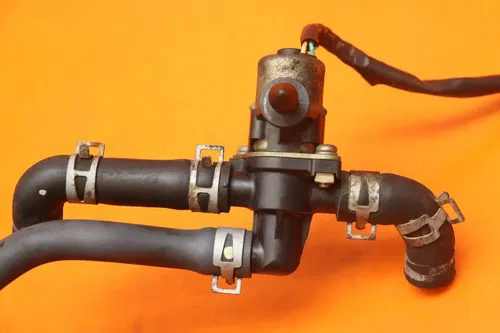 04-06 YAMAHA YZF R1 OEM AIR VALVE SOLENOID TOP ENGINE SWITCH SENSOR